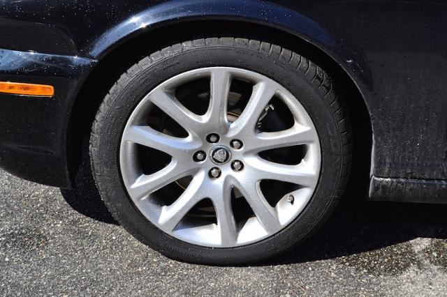 2008 Jaguar XJ 4DR SEDAN XJ8 L SEDAN Slide 24