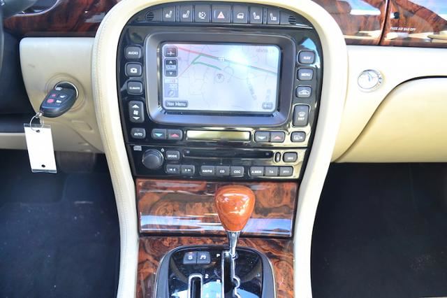 2008 Jaguar XJ 4DR SEDAN XJ8 L SEDAN Slide 11