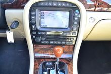 2008 Jaguar XJ 4DR SEDAN XJ8 L SEDAN Slide 11