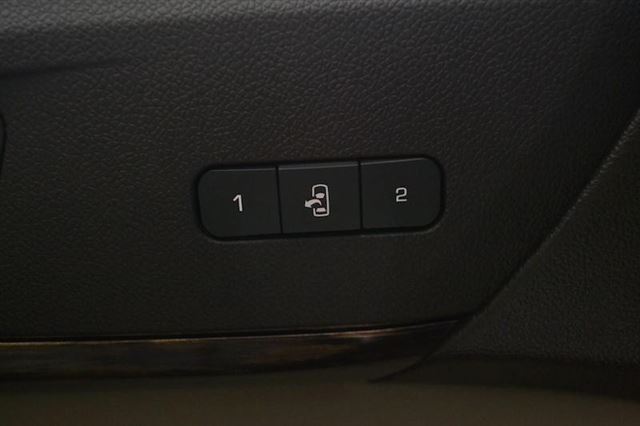 2014 GMC Acadia FWD 4DR DENALI SUV Slide 23