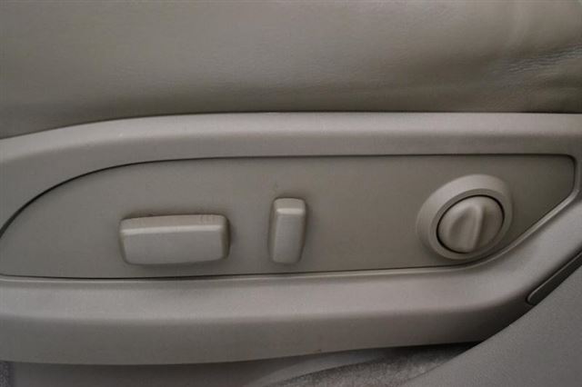 2014 GMC Acadia FWD 4DR DENALI SUV Slide 22