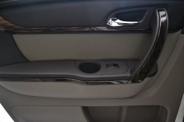 2014 GMC Acadia FWD 4DR DENALI SUV Slide 18